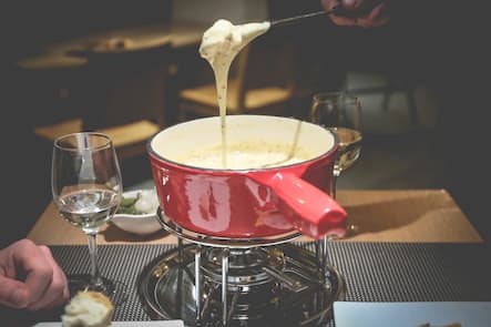 Voici Restaurants Valaisans Pour Manger Une Bonne Fondue Gaultmillau