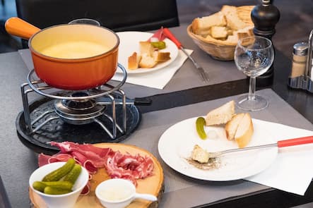 Le Gobelet d'Argent-geneve-gaultmillau-channel-fondue