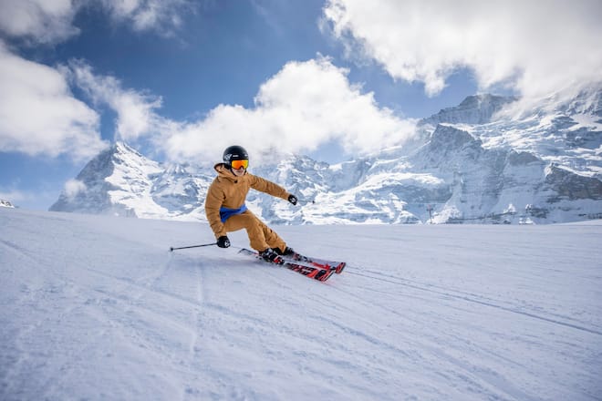 Skifahren auf den Pisten vom Skigebiet Kleine Scheidegg.