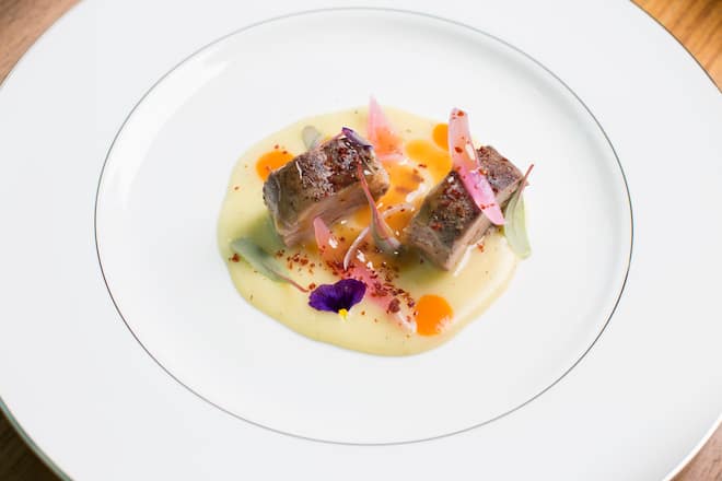 extravaganza im restaurant parkhuus im park hyatt, zürich, iberico schweinfilet, iberico brühe, prades kartoffeln, von miguel barrera