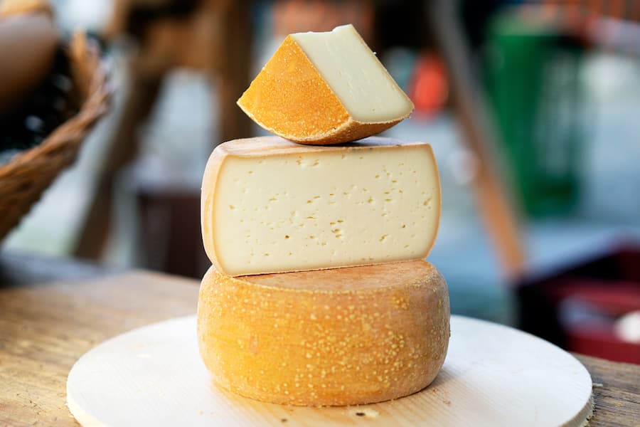 Rona Diem Chum Chum Chauf Chäs Helvetiaplatz Markt Käsestand