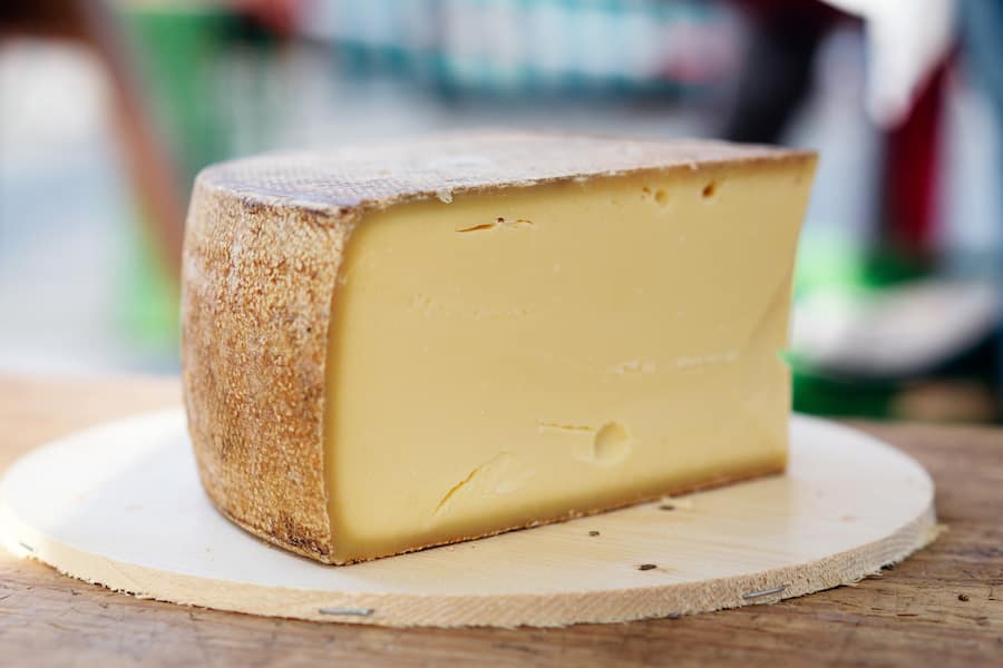 Rona Diem Chum Chum Chauf Chäs Helvetiaplatz Markt Käsestand