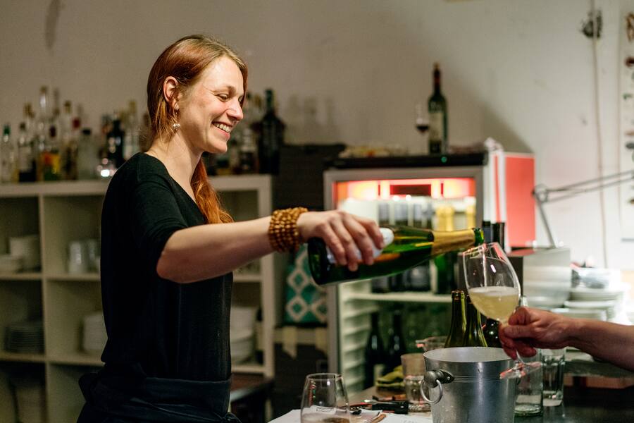 Gastgeberin Laura Schälchli von «Sobre Mesa»