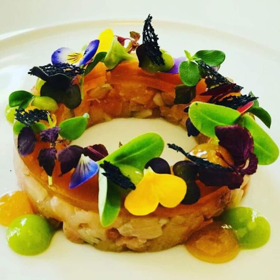 La Différence plat coloré