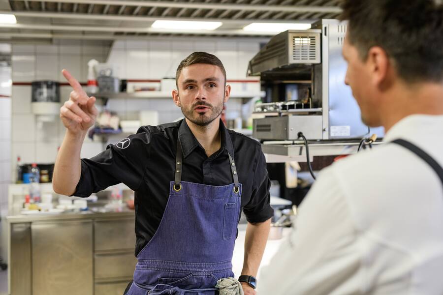 Vufflens-le-Château, 28 novembre 2021.Déjeuner à quatre mains chez Guy Ravet, rejoint par le chef Franck Reynaud.©François Wavre | Lundi13