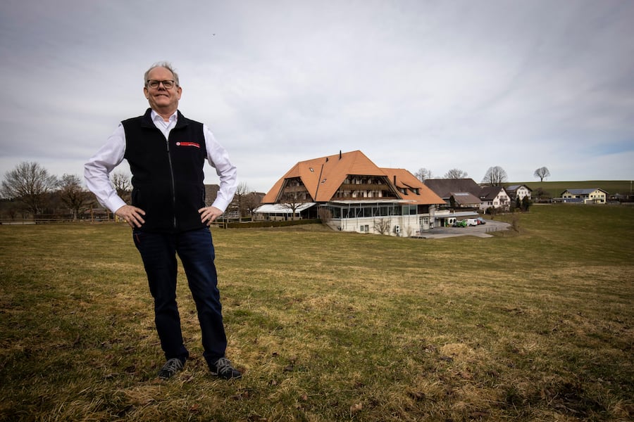 Emmentaler AOP Schaukäserei mit Stefan Gasser Direktor Emmentaler Switzerland 2022