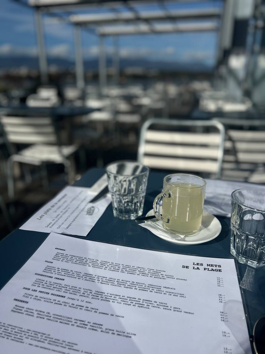 GAULTMILLAU-CHANNEL-GENEVE-RESTAURANT-BUVETTE-DE-LA-PLAGE