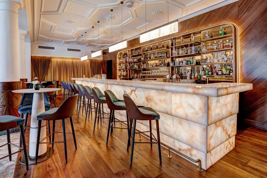 2022: Die neu renovierte Bar in der Kempinski Bar & Lobby