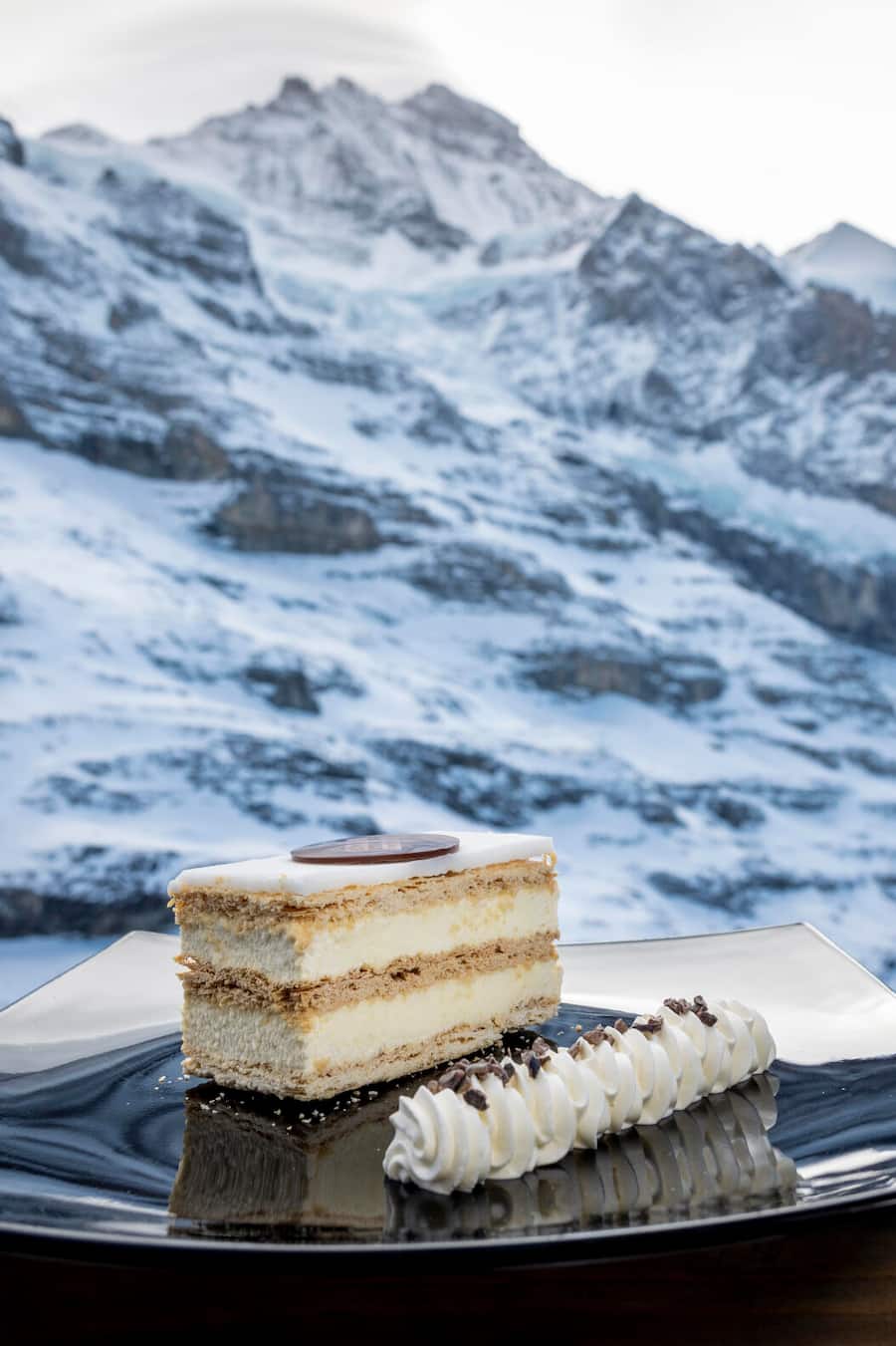 Cremeschnittte. Restaurant Eigergletscher