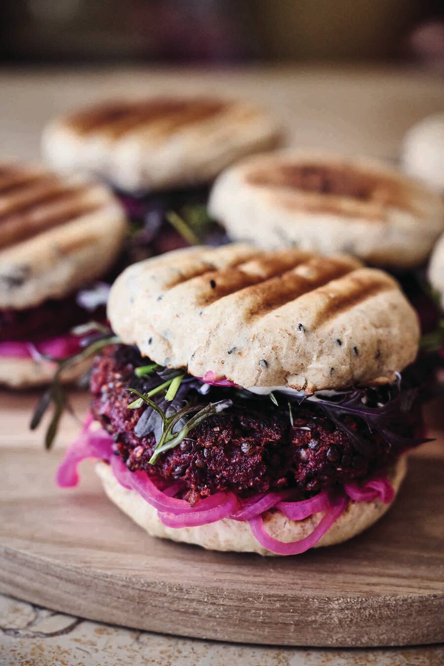 Randen-Linsenburger mit Schwarzkümmel-Naan