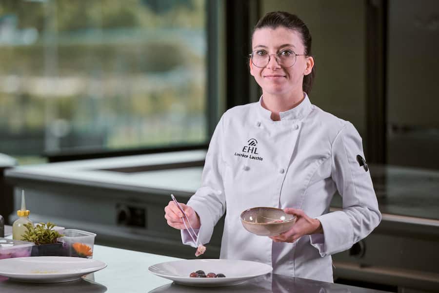 Lucrèce Lacchio, cheffe du Berceau des Sens de l'EHL à Lausanne, le 4 octobre 2023 à Lausanne. (© Gabriel Monnet)