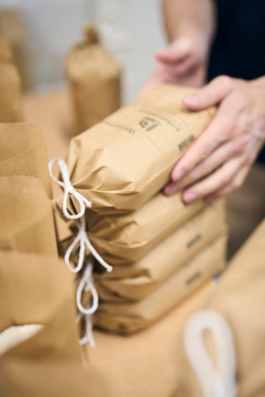 Reportage in der Altbachmühle in Wittnau AG, betrieben von Erika, Adolf und Lukas (Sohn) Tschudi, wo Koch Pascal Melliger sein Mehl bezieht, 04.07.2024, Foto Lucia Hunziker
