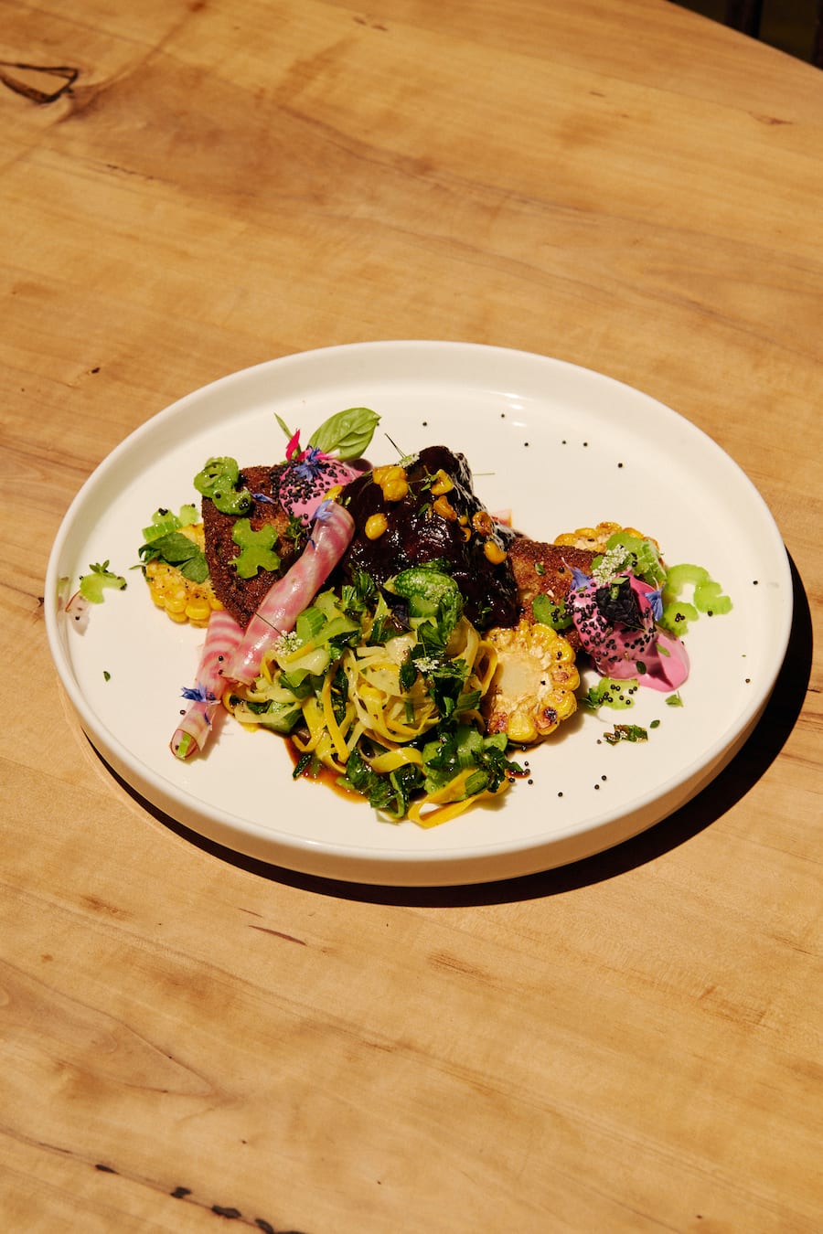 GMC Rest. Augarten Untere Steig 15, 8462 Rheinau ZH Rubrik Schweizer FleischSchwestern Nicole (Gastgeberin) und Anica (Köchin) Schmid